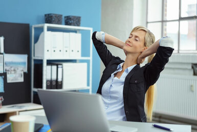 10 tipov, ako vyvážiť celodenné sedenie v práci